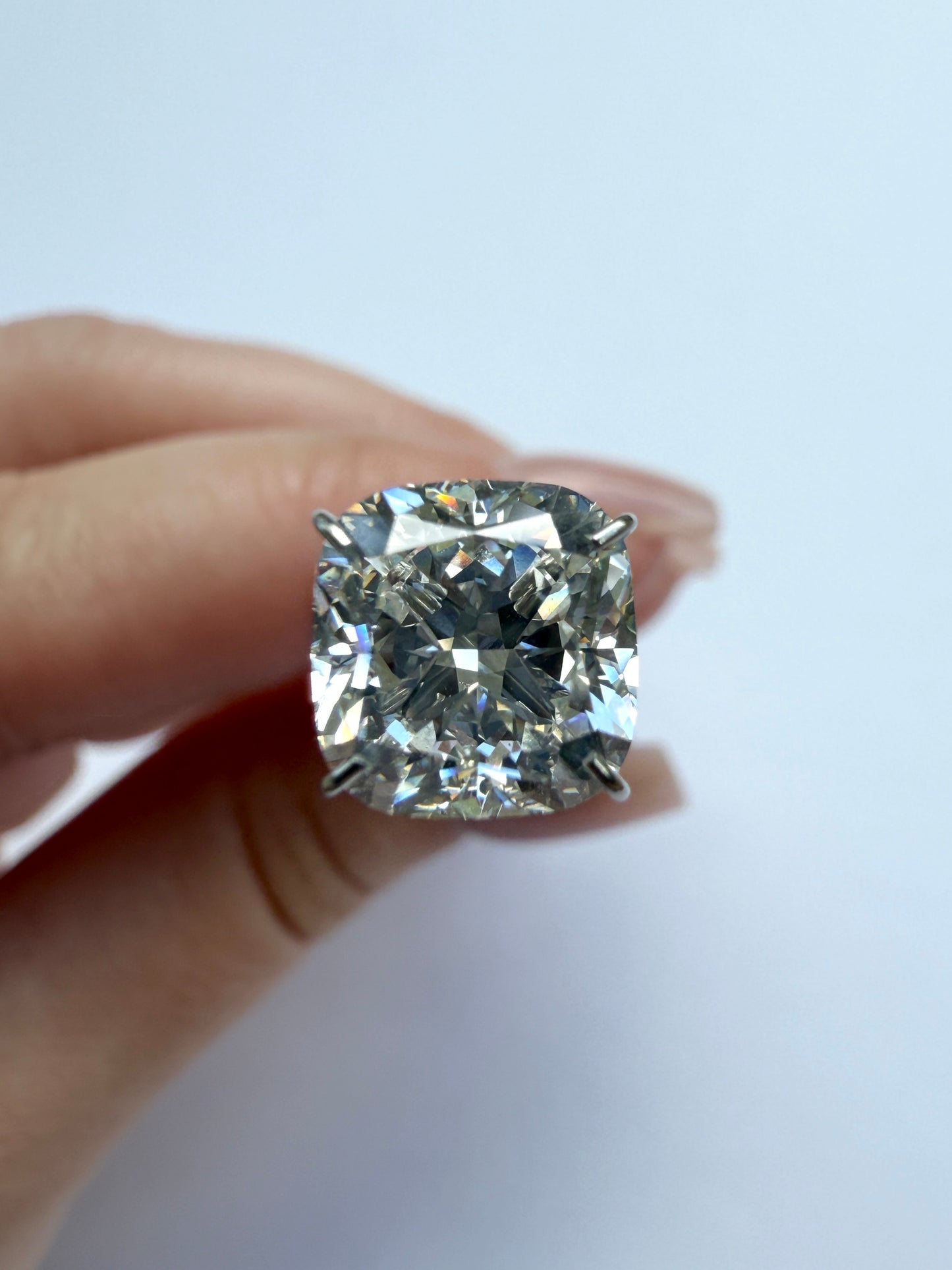 Cushion | 3ct H VS1 | 1.05 ratio | GIA Certified